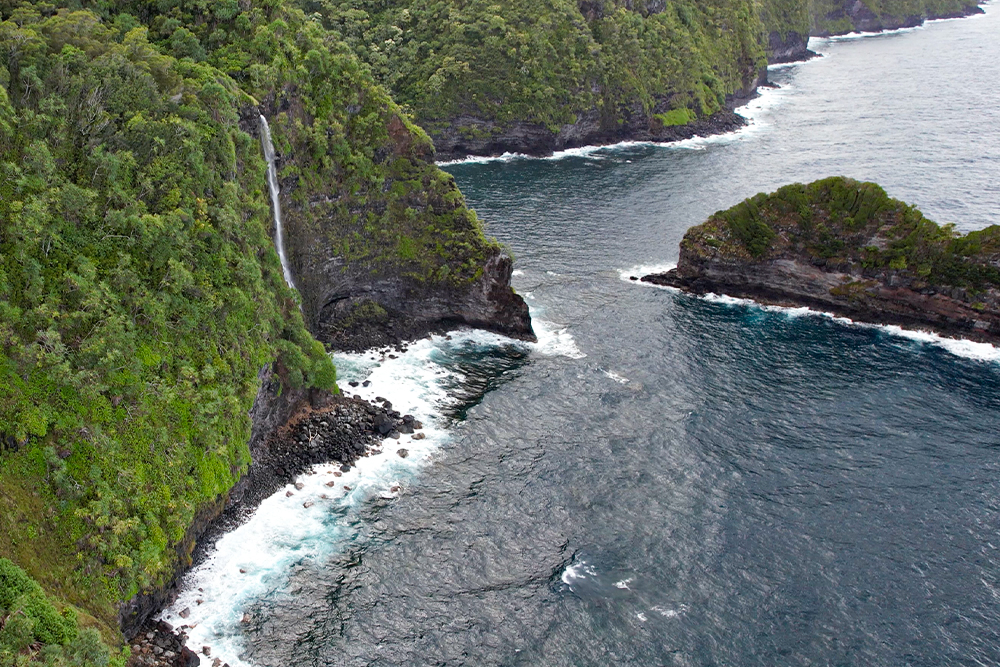 hana waterfall